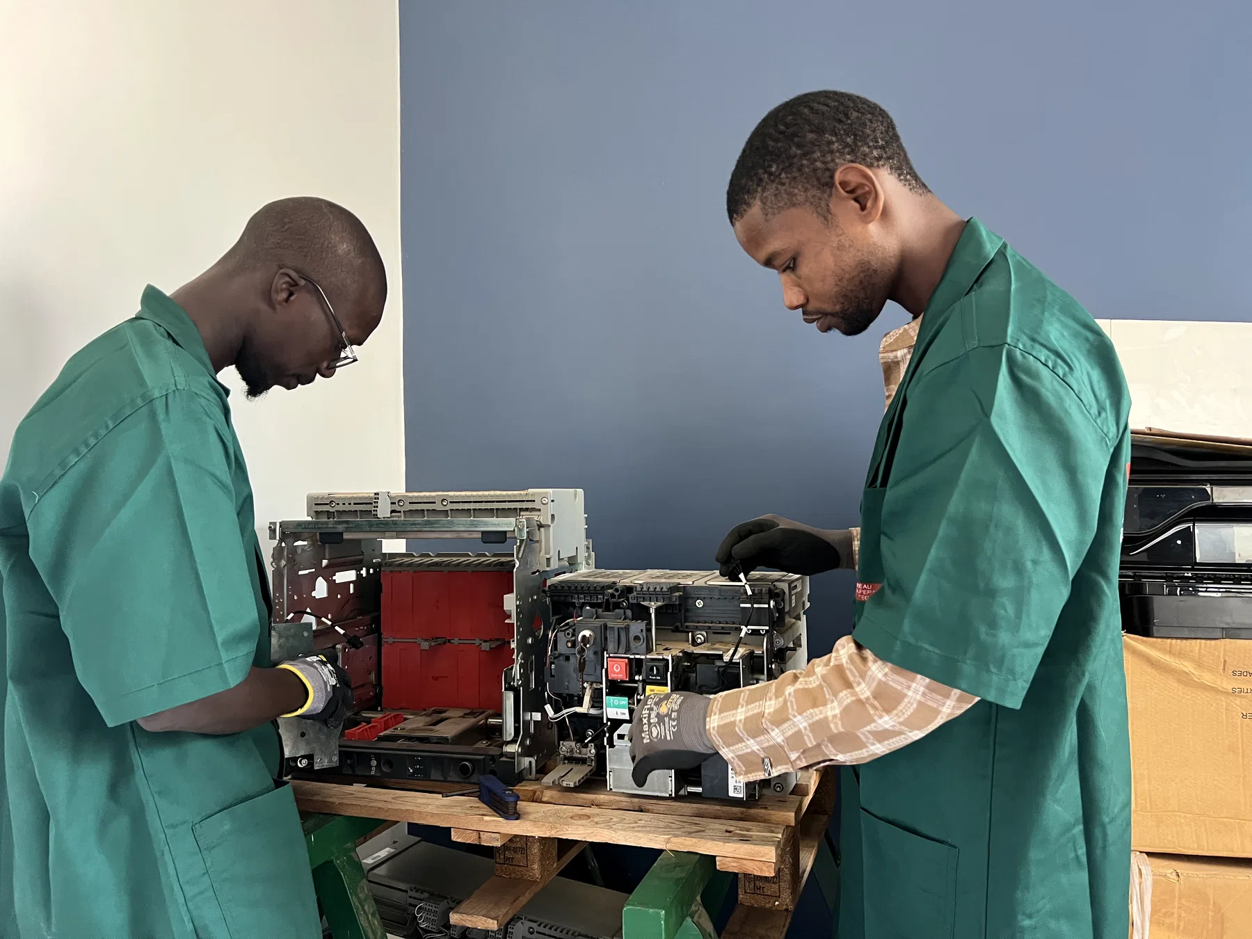 Équipe technique B2EI en atelier